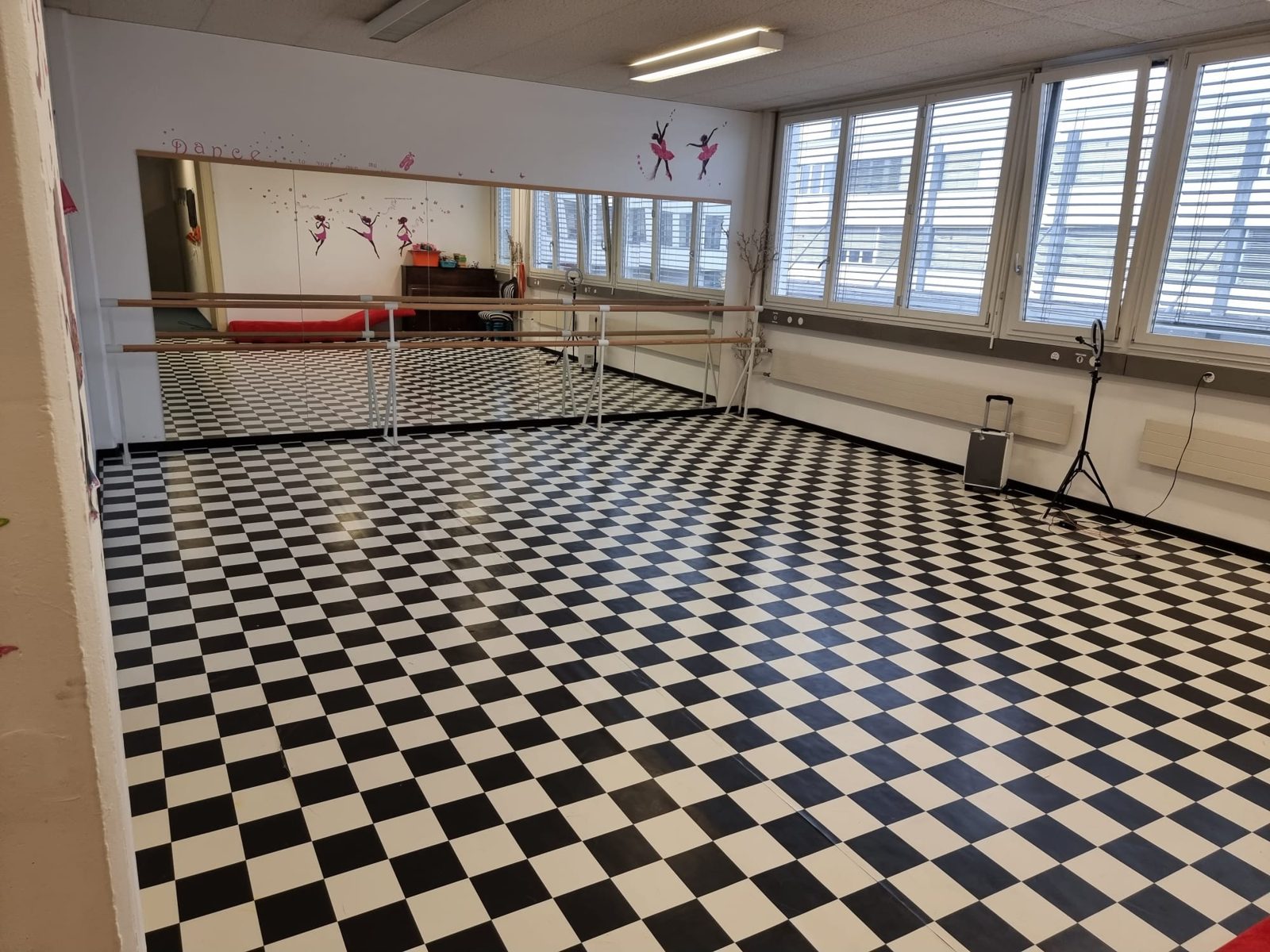 Tanzsaal/Sportsaal mit Spiegel zur Vermietung in Cham, weiteres Bild