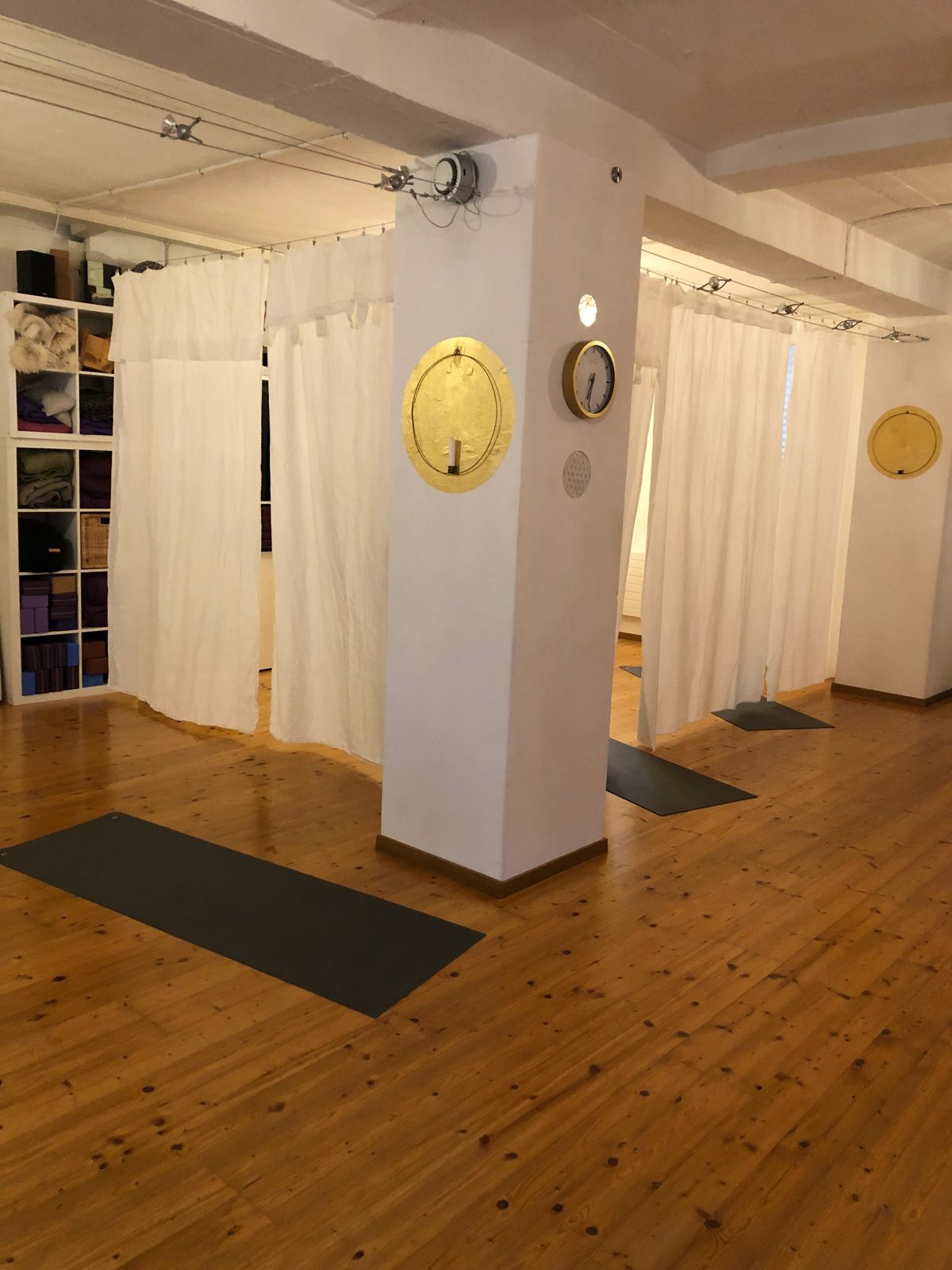 Raum für Yoga, Mediation, ruhige Körperarbeit usw., weiteres Bild